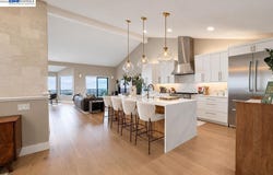 8 Starview Dr, Oakland, CA 94618