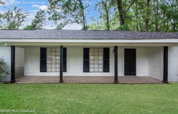 1027 Tanglewood Drive, Clinton, MS 39056