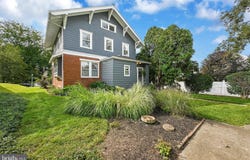 221 E AREBA Avenue, HERSHEY, PA 17033