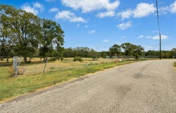 30 Country Oaks Dr, Buda, TX 78610