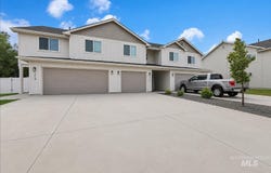 212 3rd St, Fruitland, ID 83619