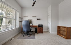 729 S 68TH Pl, Springfield, OR 97478