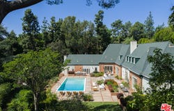 1025 N Crescent Dr, Beverly Hills, CA 90210