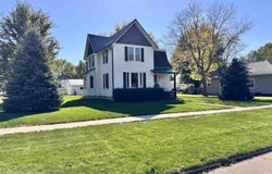 111 E 5th St, Sanborn, IA 51248