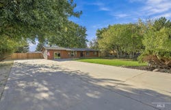 2403 Mountain View Dr, Emmett, ID 83617