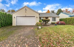 289 HARVARD Dr, Woodburn, OR 97071
