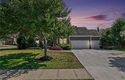 16915 W 161 Street, Olathe, KS 66062