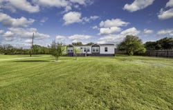 680 SE FRONT AVE E, Sabinal, TX 78881
