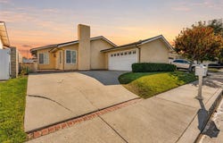 25790 Parada, Valencia, CA 91355