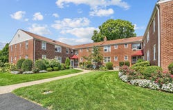 6 Bryant Crescent, White Plains, NY 10605