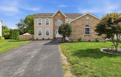 211 Cavanaugh Drive, Commercial Point, OH 43116