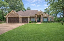 1020 Shadowood Dr, Marshall, TX 75672