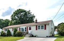 16 Marigold Drive, Warwick, RI 02889
