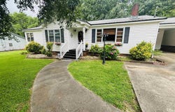2016 Noccalula Road, Gadsden, AL 35904