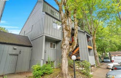 4 TOUCHSTONE, LakeOswego, OR 97035