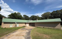19 N Valley Dr, Texarkana, AR 71854