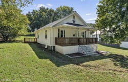 1820 Ridgeway Drive, Kingsport, TN 37664
