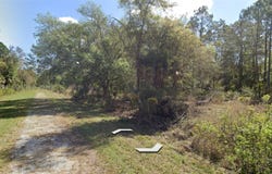 W Edgewood Dr, FL 32139