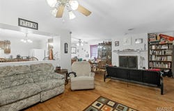 10 Highway J, Wright City, MO 63390