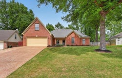 6220 DAYBREAK Dr, Bartlett, TN 38135