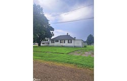 2105 N E Avenue, Lovilia, IA 50150