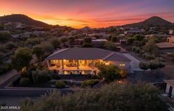 14 W SUMMERSET Drive, Phoenix, AZ 85085