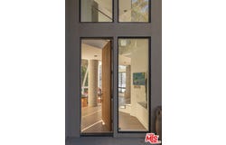 1060 E Oakmont Dr, Los Angeles, CA 90049