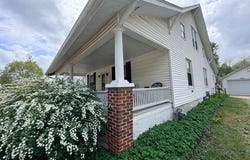 991 English Ave, Marshall, MO 65340
