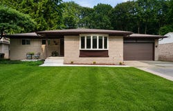 53284 Wolf Drive, Utica, MI 48316
