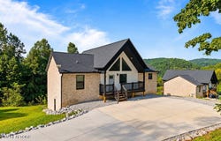 133 Pool Drive, LaFollette, TN 37766