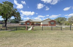 101 8th St, Natalia, TX 78059
