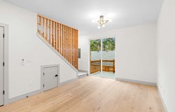 5213 SW Vacuna St, Portland, OR 97219