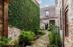 585 White Circle, Athens, GA 30605