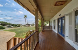 414 E Bayview Boulevard, Portland, TX 78374