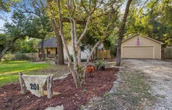 201 DOESKIN DR, Boerne, TX 78006