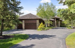 700 Hidden Creek Trail, Mendota Heights, MN 55118