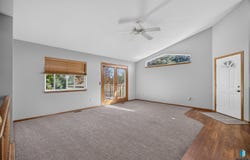 2012 S Leah Cir, Sioux Falls, SD 57106