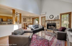 411 Hickory Drive, Tannersville, PA 18372