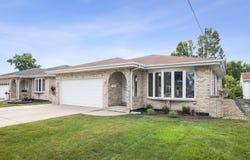 8608 Lamon Avenue, Burbank, IL 60459