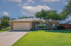 6620 Springhill Drive, Watauga, TX 76148