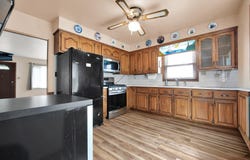 2923 E Cudahy Ave, Saint Francis, WI 53235
