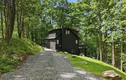 106 Bartleson Deer Trail, Greentown, PA 18426