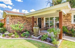 1308 E Harris Street, Brownfield, TX 79316
