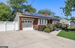 1403 GLENVIEW Drive, CINNAMINSON, NJ 08077