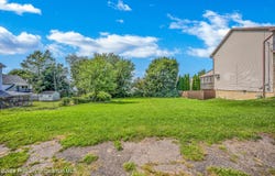 131 E 133 Elm Street, Dunmore, PA 18512