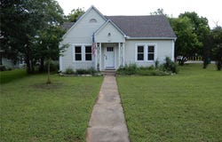 901 N Main St, Elgin, TX 78621