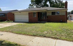 5240 Gerald St, Warren, MI 48092