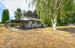 8202 Ahtanum Rd, Yakima, WA 98903
