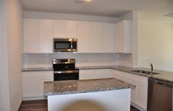 504 Lt Rusty Dr, Jarrell, TX 76537