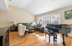 32 Middle Lane, Jericho, NY 11753